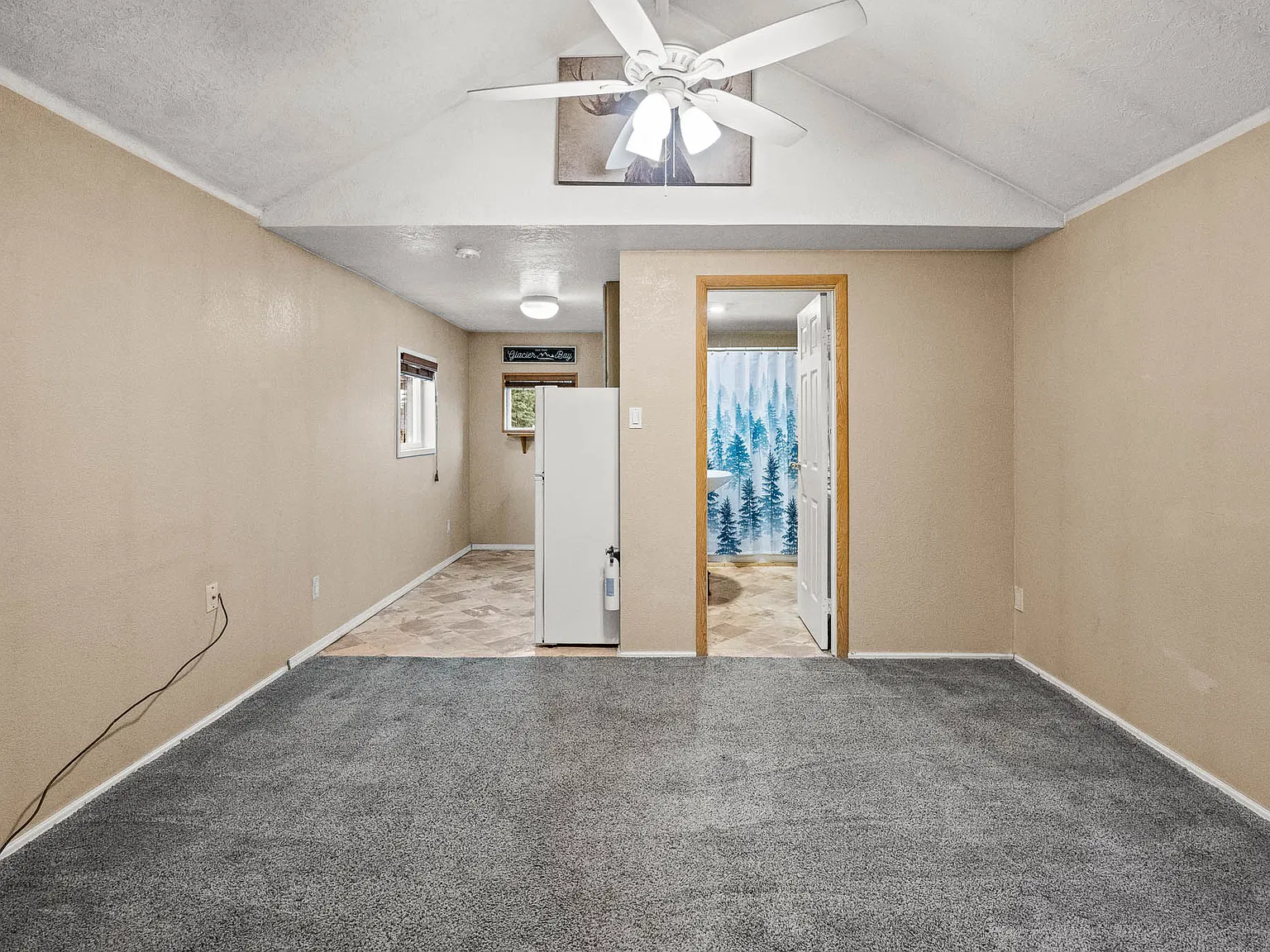 1633 Cottonwood Street - B — Photo 3