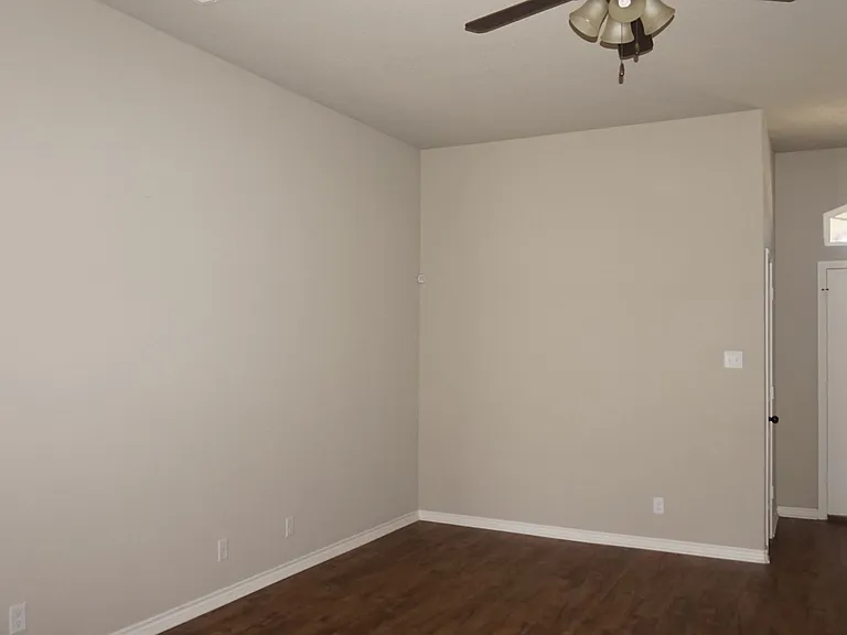 6500 Castle Gap Dr — Photo 3