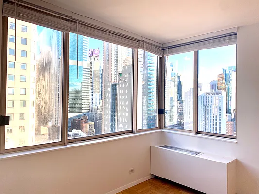 Rented by RELO REDAC INC. | media 5