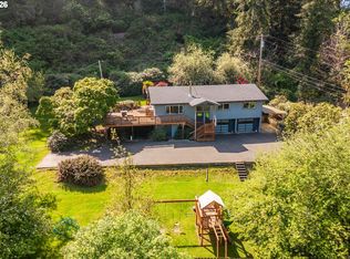 94032 Brush Ln, Coos Bay, OR 97420
