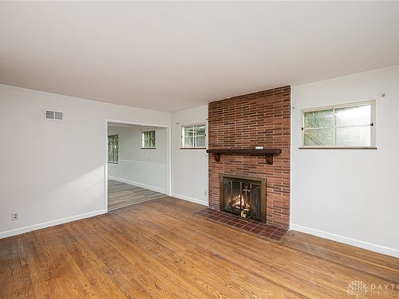 4th image of 2403 Superior Ave