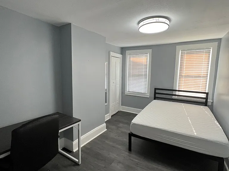 205 Ashworth Pl #1 — Photo 9