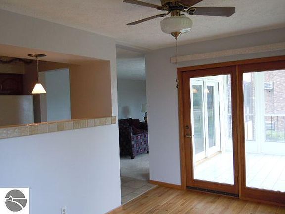 5th image of 5883 Andorra Dr