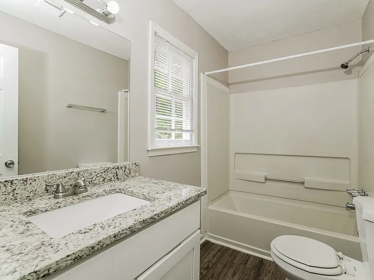 3133 Glen Hollow Dr — Photo 19