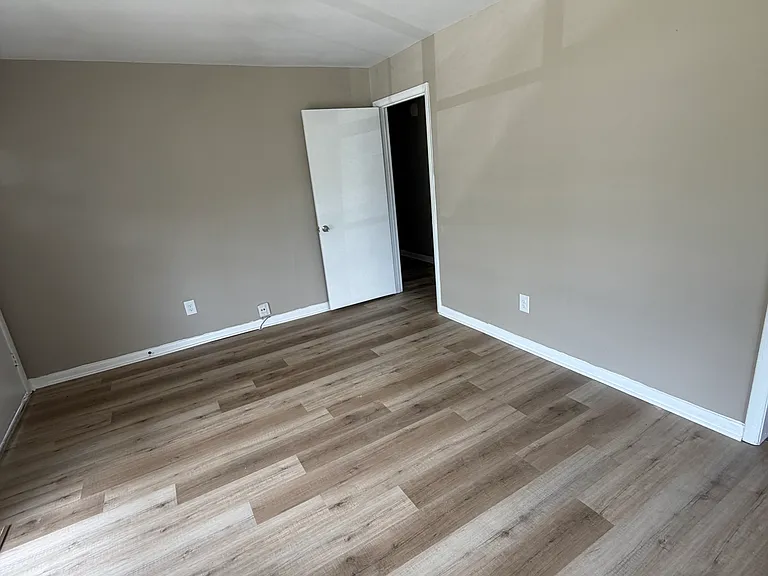 2266 Shade Ave — Photo 14