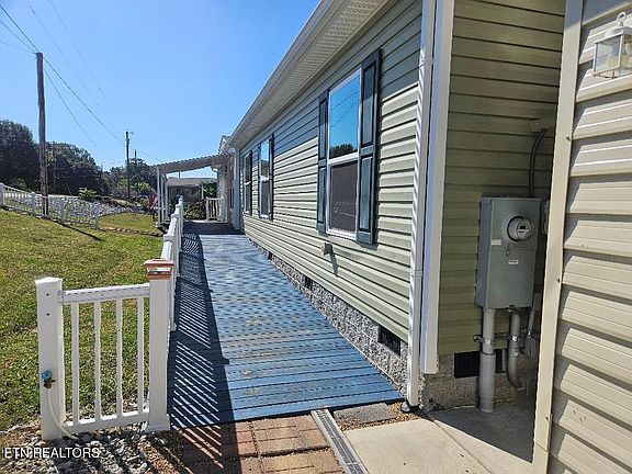 Built In Tile Shower Ramp 197 Woodby Fridley Rd, Sweetwater, TN 37874 | MLS #3620218 | Zillow