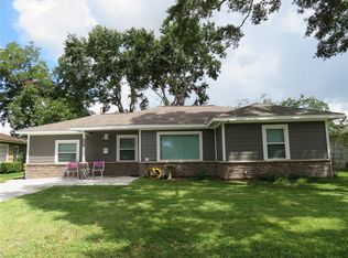 1210 Merchant St, El Campo, TX 77437