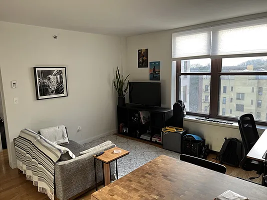 Rented by R New York | media 1