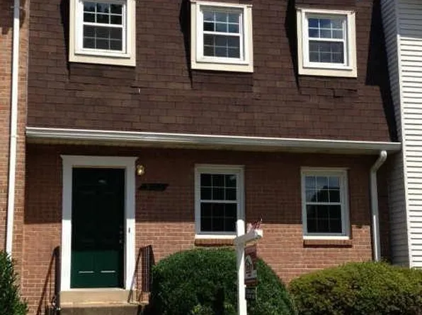 3002 Winter Pine Ct, Fairfax, VA 22031