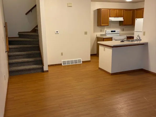 1142 Boughton St APT 1-14, Watertown, WI 53098