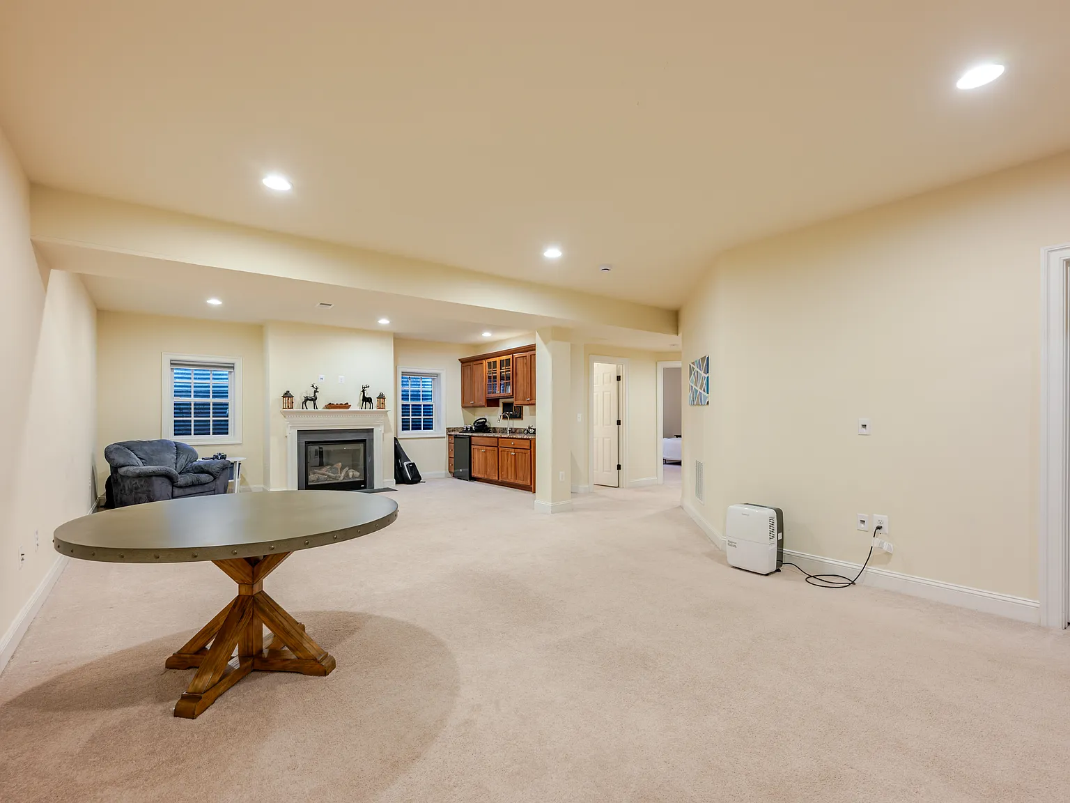 5 bed, 3525 sqft, $6,100 — Photo 4