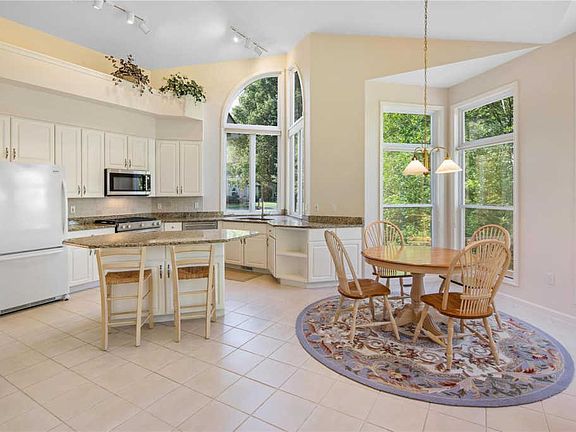 5th image of 16707 Highland Summit Dr