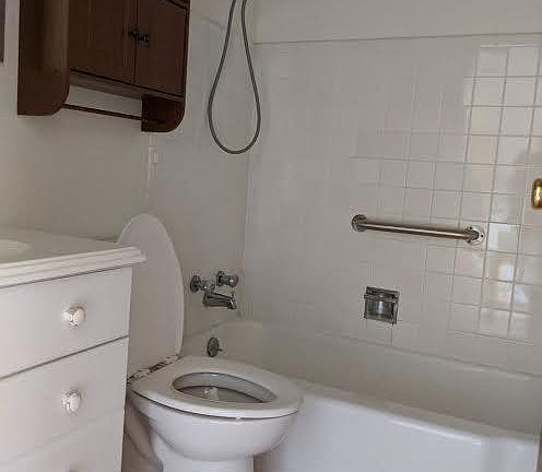 5th image of 510 Pennsylvania Ave APT D