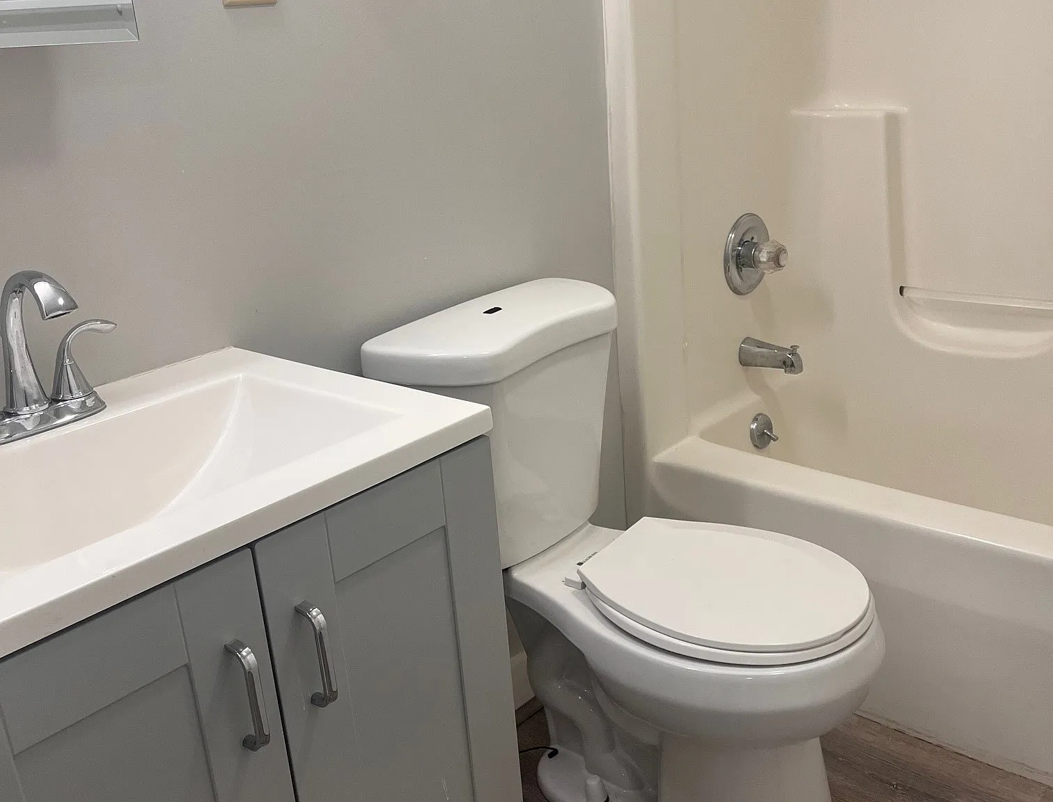 2 bed, 750 sqft, $2,200 — Photo 4