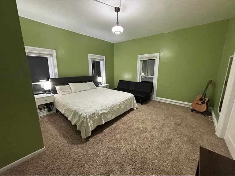112 S Stewart Ave — Photo 3
