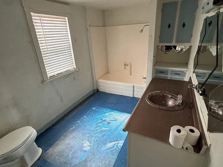 7041 S Headley Ave — Photo 10
