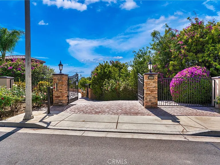 7231 Brandon Ct — Photo 10