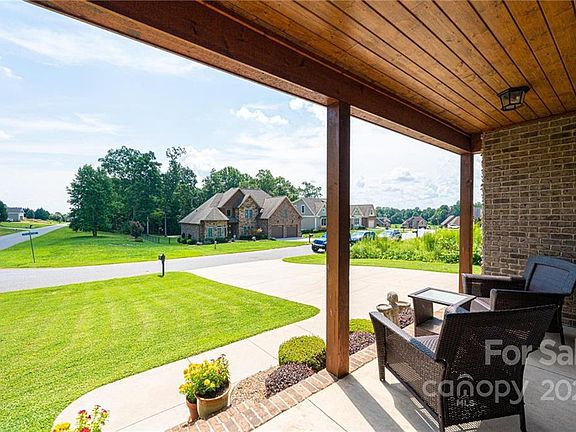 4th image of 1506 Kensington Park Ct