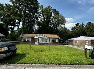 511 Eisenhower Dr, Hinesville, GA 31313