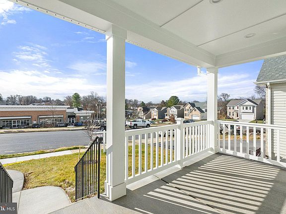 5th image of 653 Hillman Dr