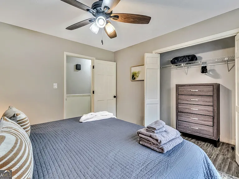 4428 John Dr — Photo 16