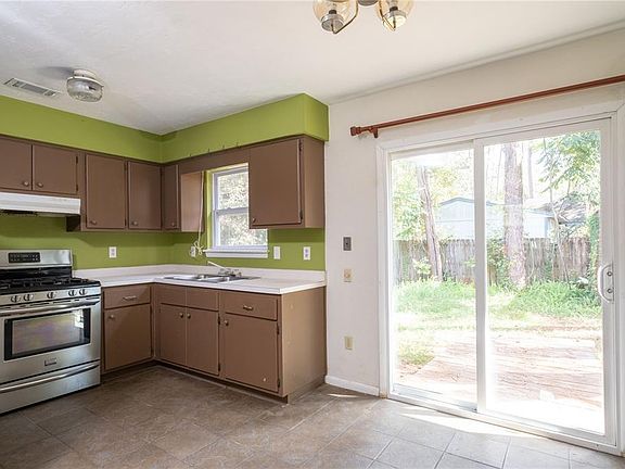 3rd image of 4621 NW 27th Ter