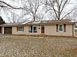 3177 Lansing Dr, Saint Ann, MO