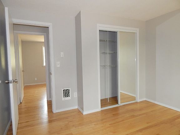 5th image of 5012 N Mitchell Dr
