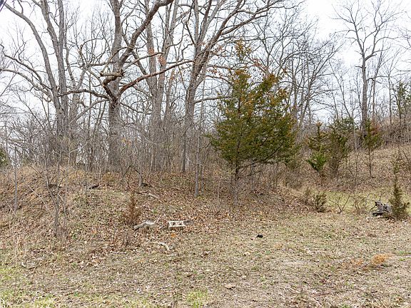 2nd image of 19 & Lot 18