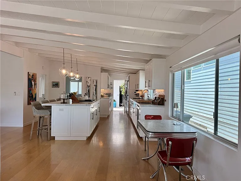 234 La Brea St — Photo 21