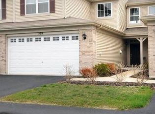 379 Bluegrass Pkwy, Oswego, IL 60543