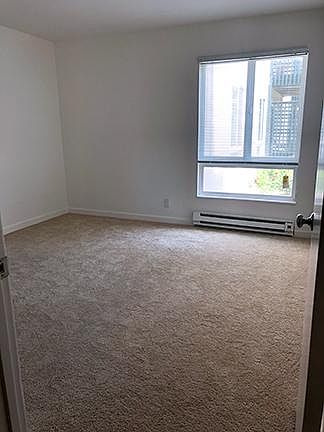 5th image of 932 Peninsula Ave APT 205