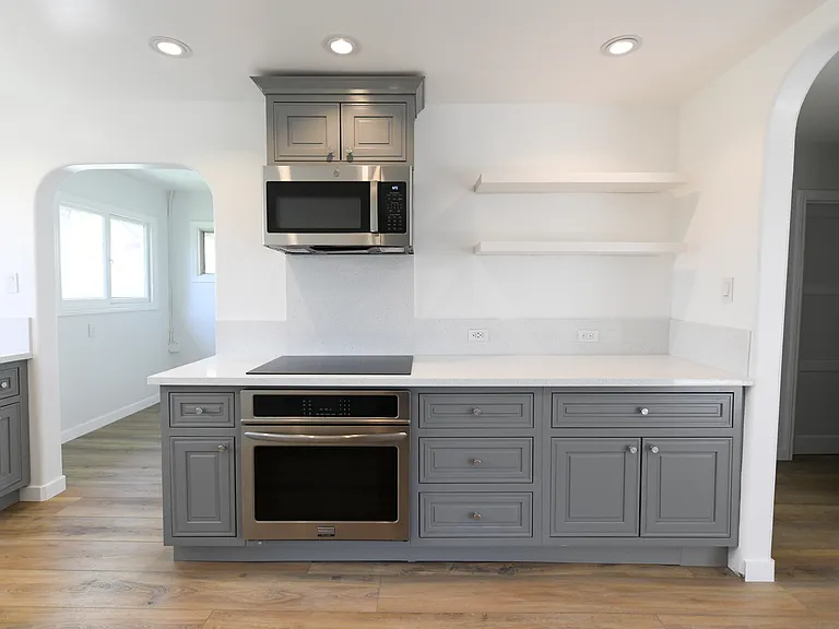 2505 Cedar St — Photo 3