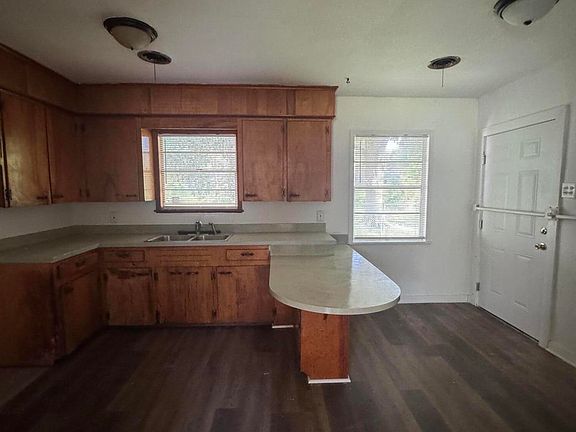 5th image of 1044 Cooper Rd