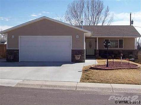 A third driveway was added to the east side of the garage that would accommodate trailer/RV parking.
