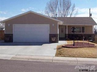 1247 Frontier Dr, Douglas, WY 82633