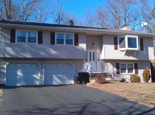 8 Notchwood Rd, Butler, NJ 07405