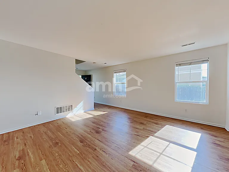853 Willow Dr — Photo 7