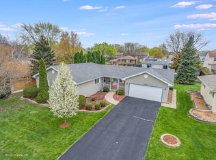 1034 Cypress Dr, Aurora, IL 60506