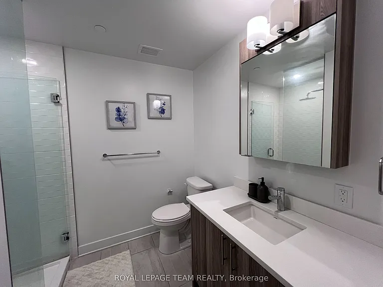 180 George St #1904 — Photo 11