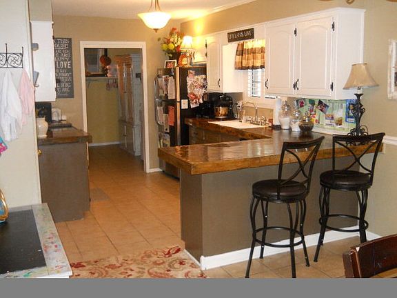 3rd image of 308 Briarwood Dr