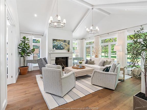 3rd image of 256 Pentilly Rd