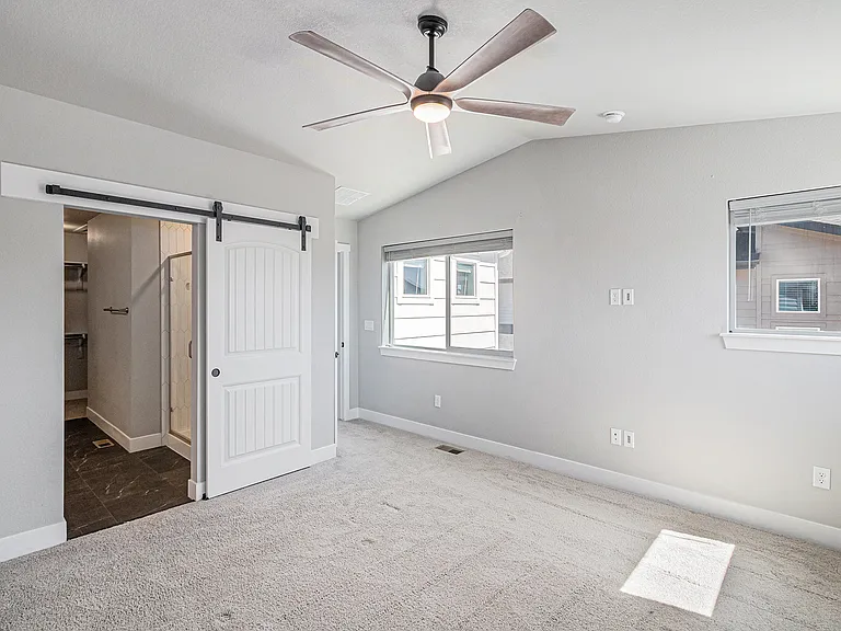 6019 Denys Dr — Photo 26