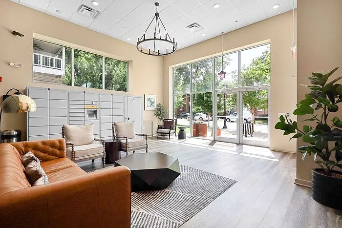 2 bed, 2.0 bath, 950 sqft, $2,100 — Photo 3