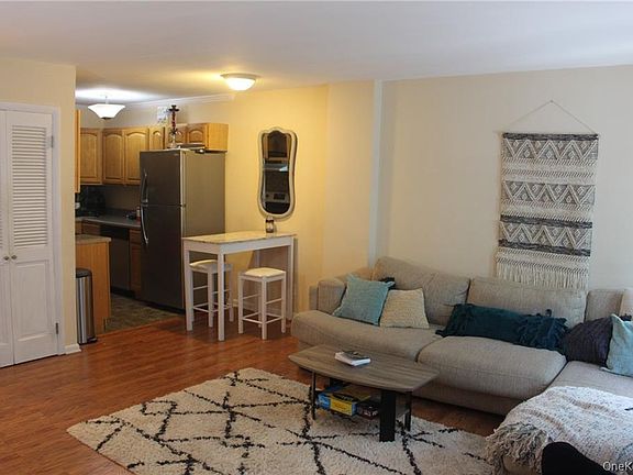 3rd image of 81 Stratton St APT 2