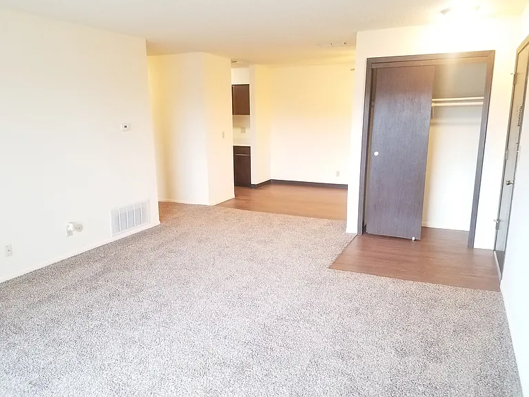 Kimberly Club Apartments — Photo 126