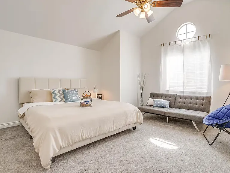 7851 Maiden Ln — Photo 2