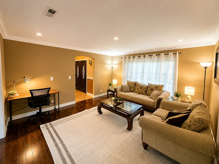 576 Pomeroy Ave — Photo 6