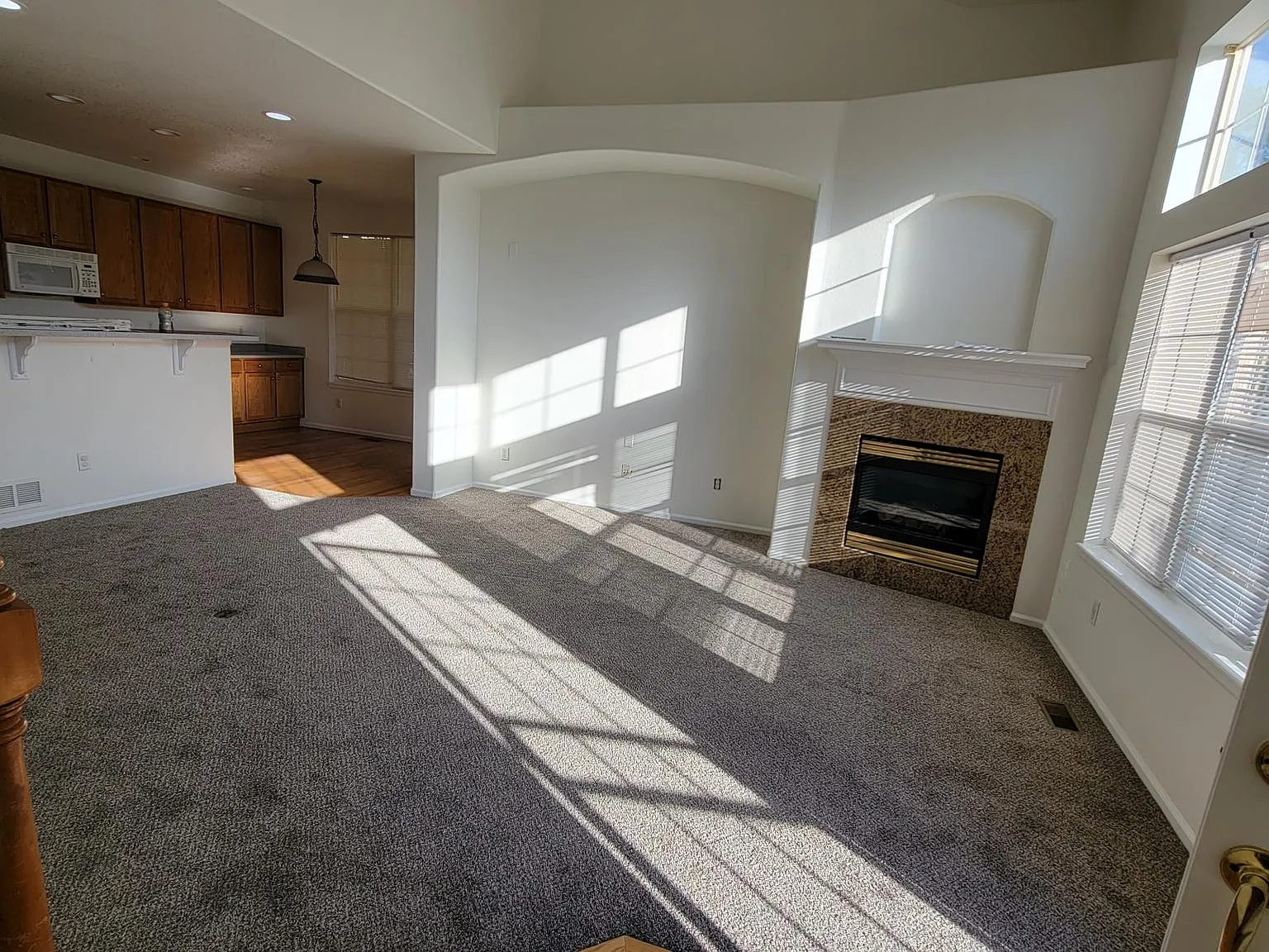 3 bed, 2.5 bath, 1600 sqft, $2,650 — Photo 4