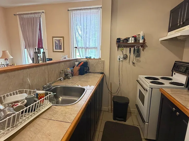 52 Wellington St S #1 — Photo 6